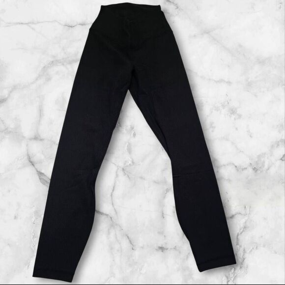Lululemon Size 0 Black Textured Aligns High Rise Leggings - Picture 1 of 5